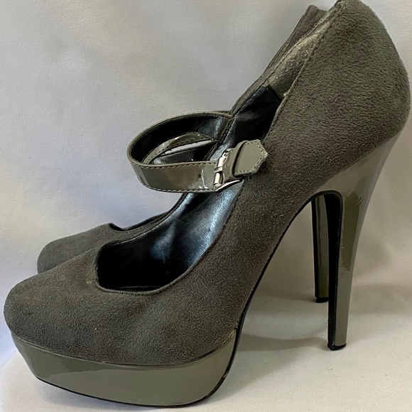 Delicious Gray Suede Platform Stiletto Heels 9 - Picture 5 of 16